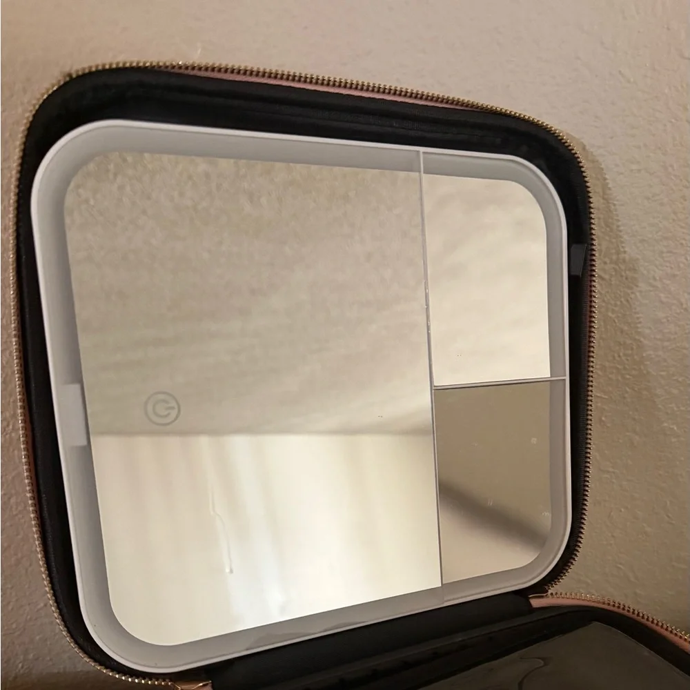 Pink LED Makeup Case Travel Cosmetic Organizer w Mirror Train Case Storage